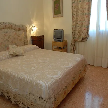 לינה וארוחת בוקר Casa Rachele